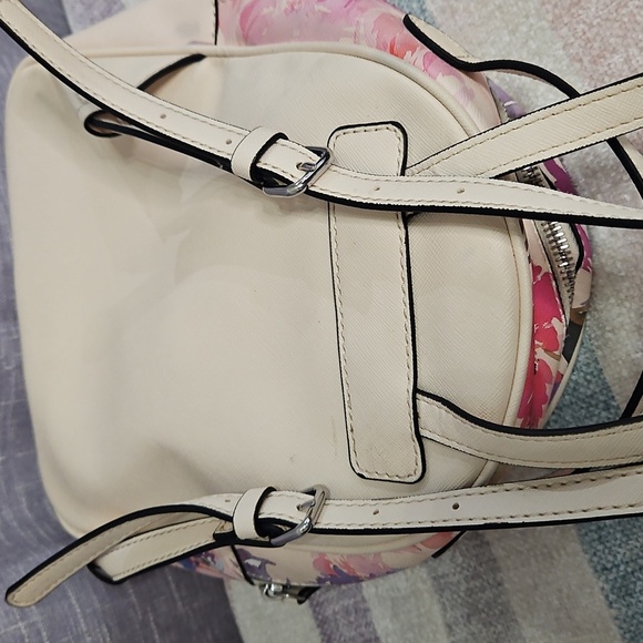 Guess Pink and Purple Floral Backpack - Picture 13 of 13